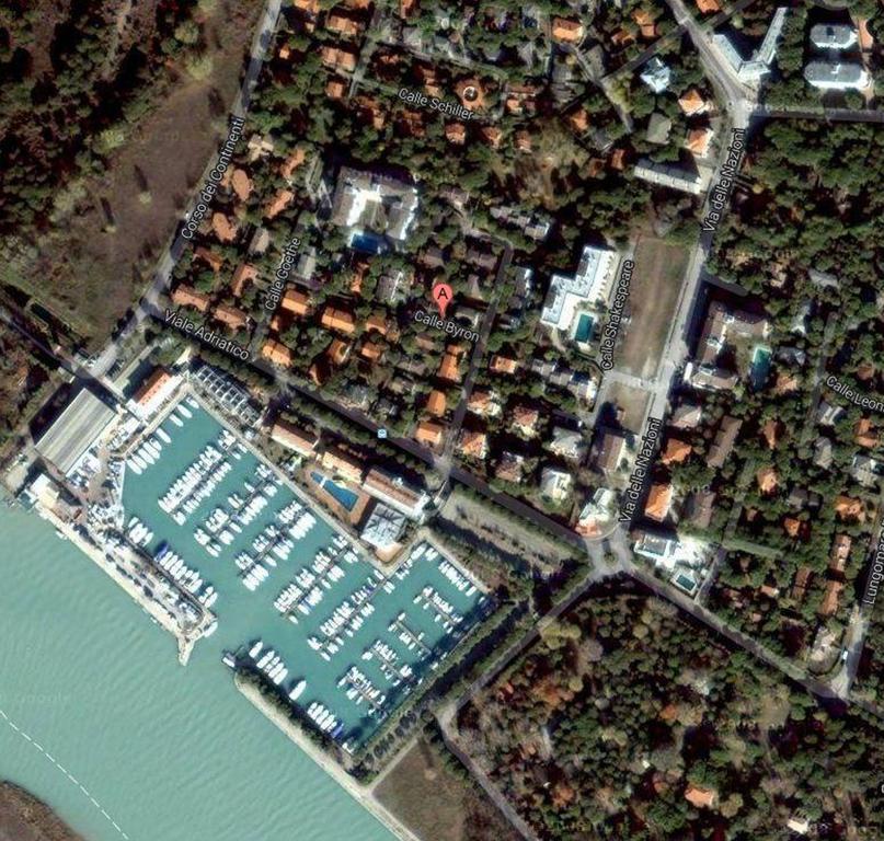 Lignano Riviera With Fireplace & Air Conditioning Lignano Sabbiadoro Eksteriør bilde